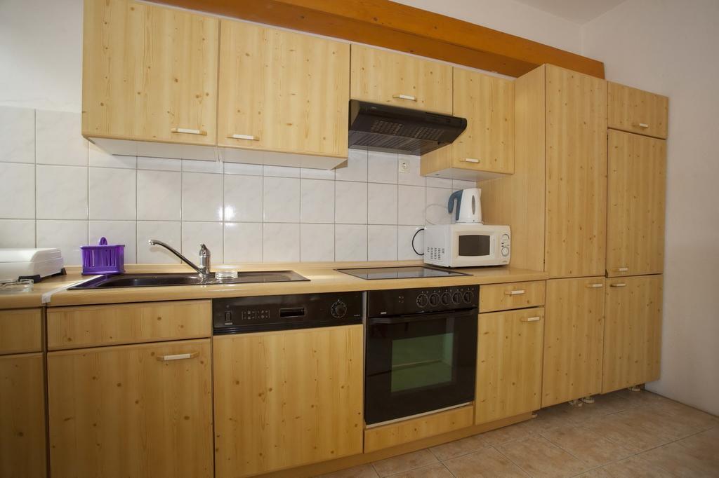 Apartments Dino Макарська Екстер'єр фото