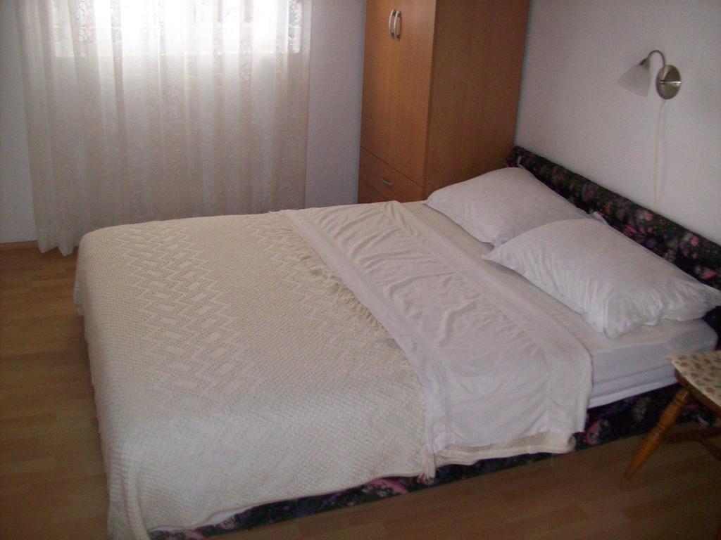 Apartments Dino Макарська Екстер'єр фото